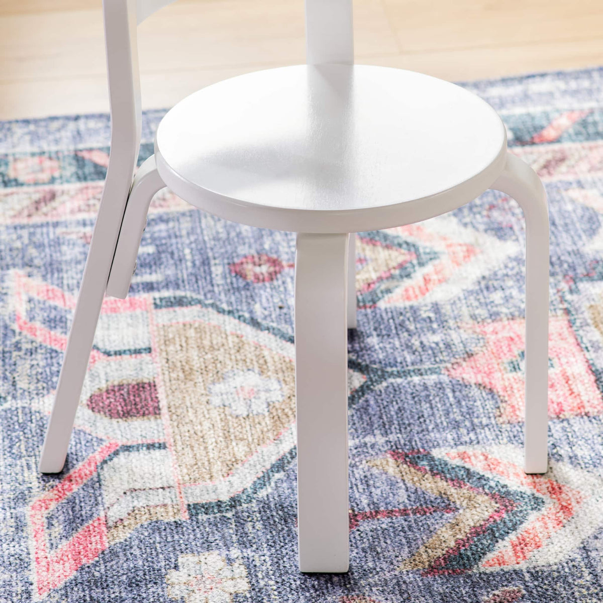 G81041 Nordic Table and 4 Chairs White Env 2432 | White